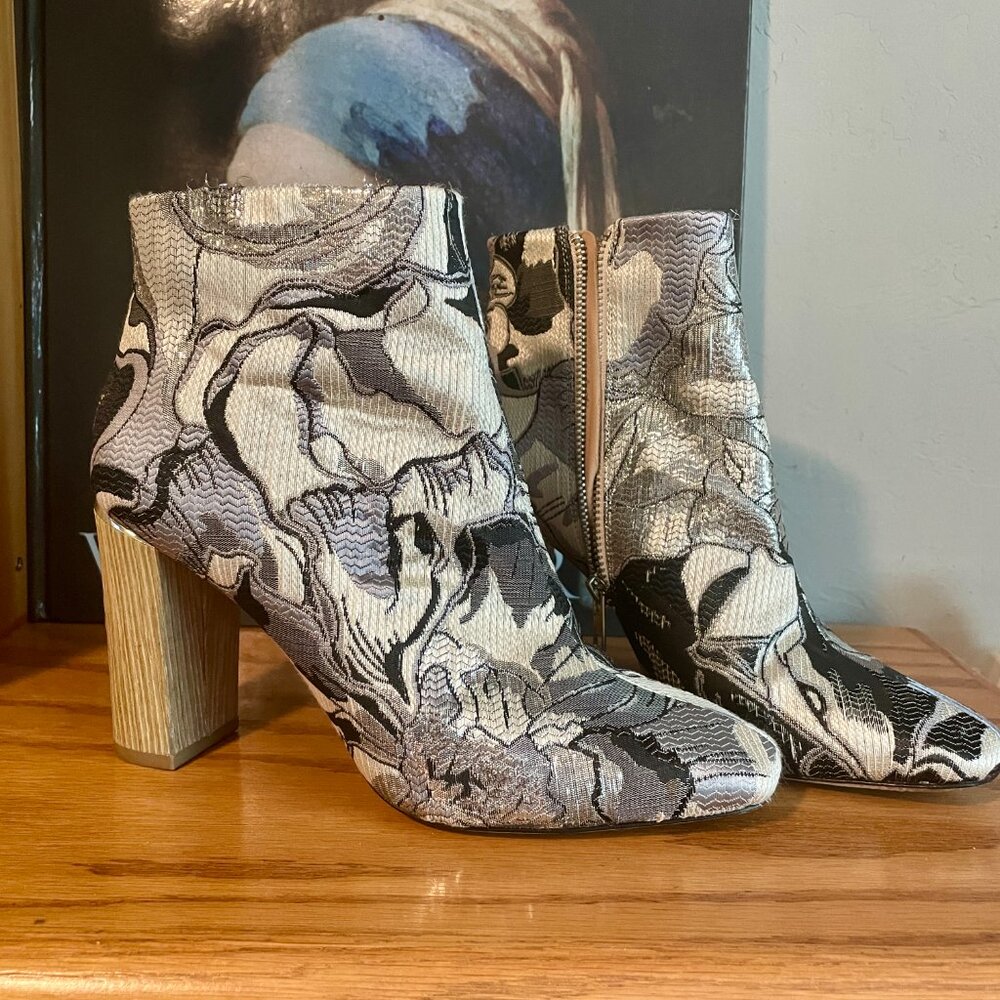 Pour La Victoire Rickie Embellished Heeled Bootie